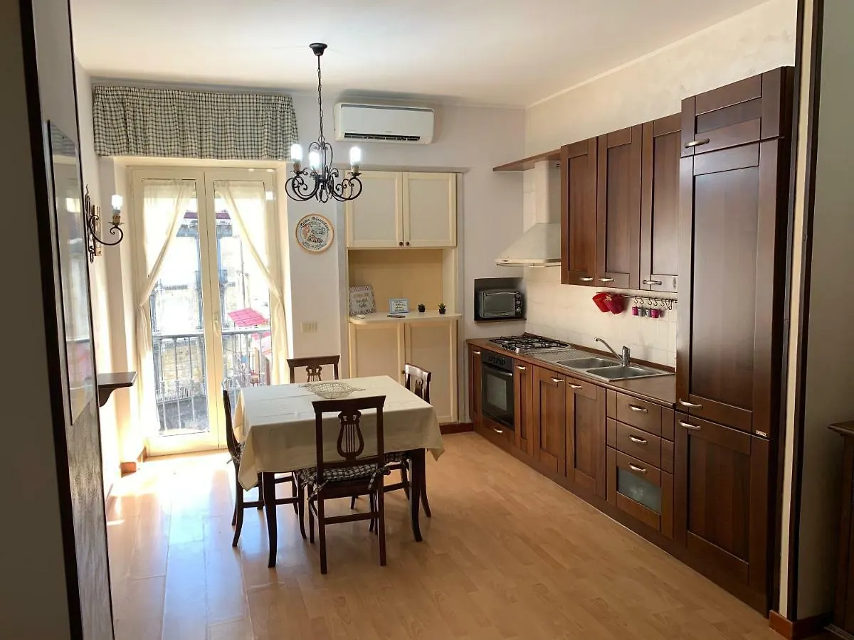 Di Sarno’s Guest House Appartamento Napoli 0*,  Italia