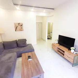 https://the-white-pearl-apartment.hotelsatayianapa.com