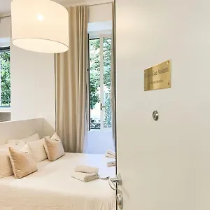 https://divini-gae-aulenti.italymilanhotels.net