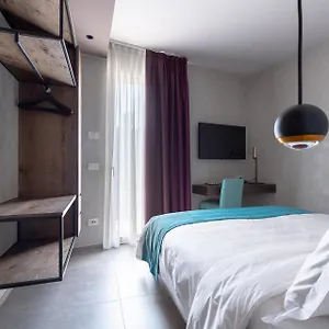 https://calle-suite-lazise.hotelinveneto.com